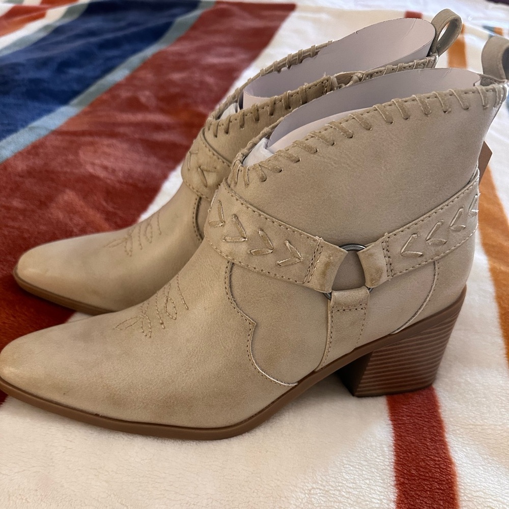 Frye and Co. western booties